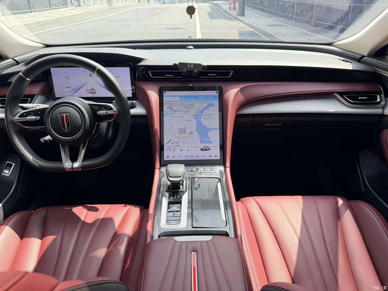 Hongqi H5, 2025 12