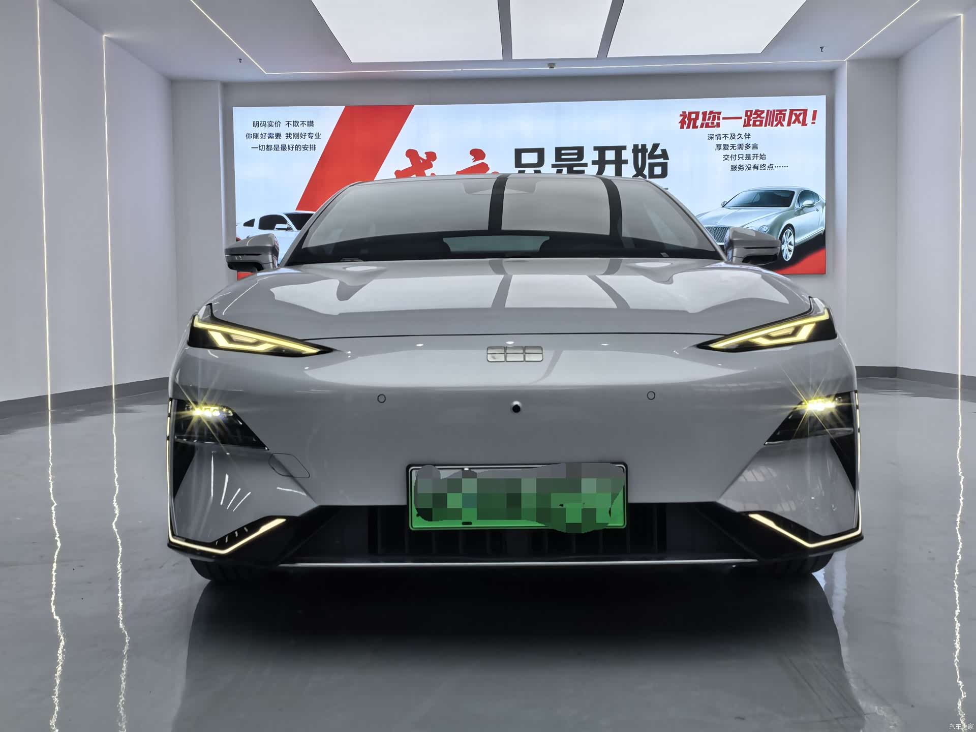 Geely E8, 2025 2