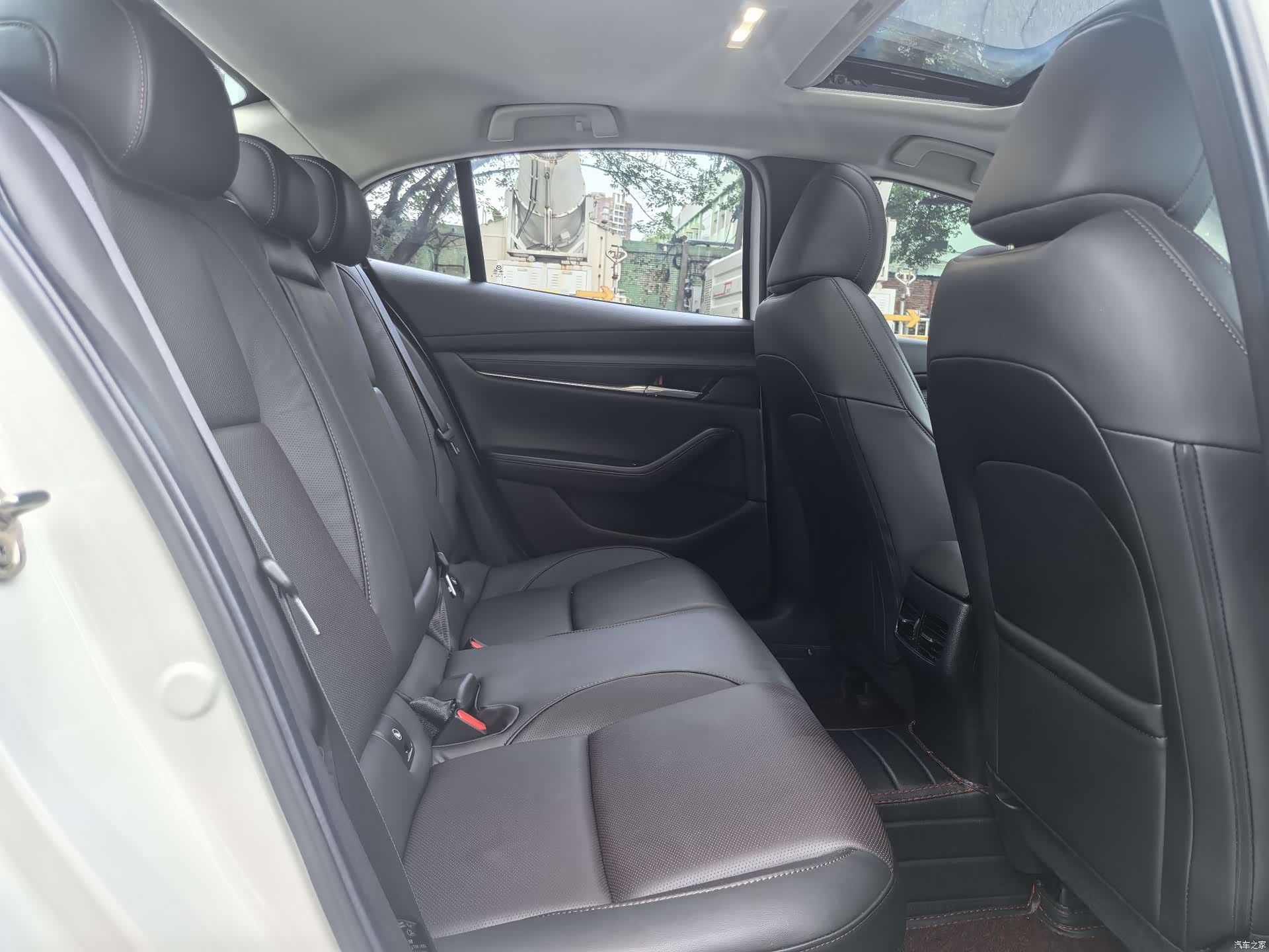 Mazda Mazda3, 2022 15