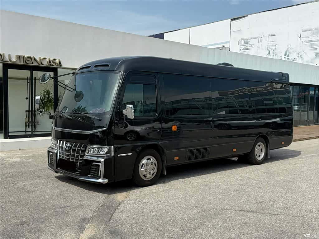 Toyota Coaster, 2023 1