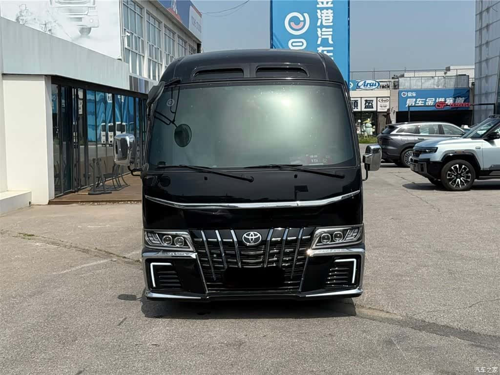 Toyota Coaster, 2023 все фото