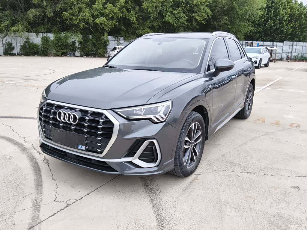 Audi Q3, 2022 11