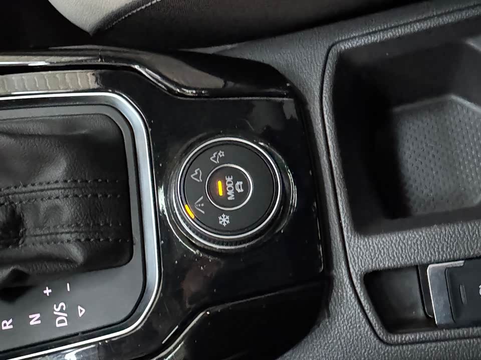 Volkswagen T-ROC exploring Songs