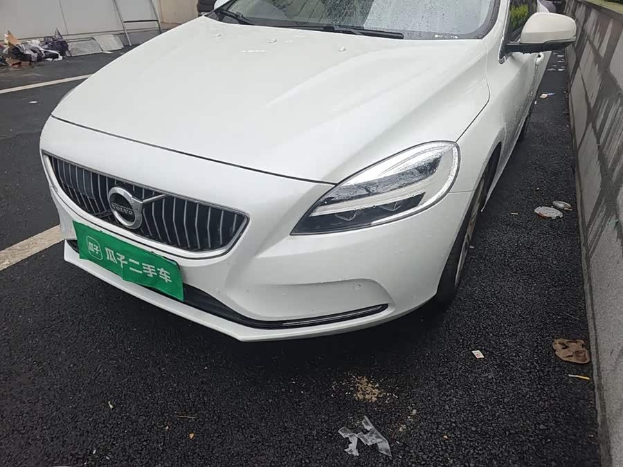Volvo V40 2017, фото 23
