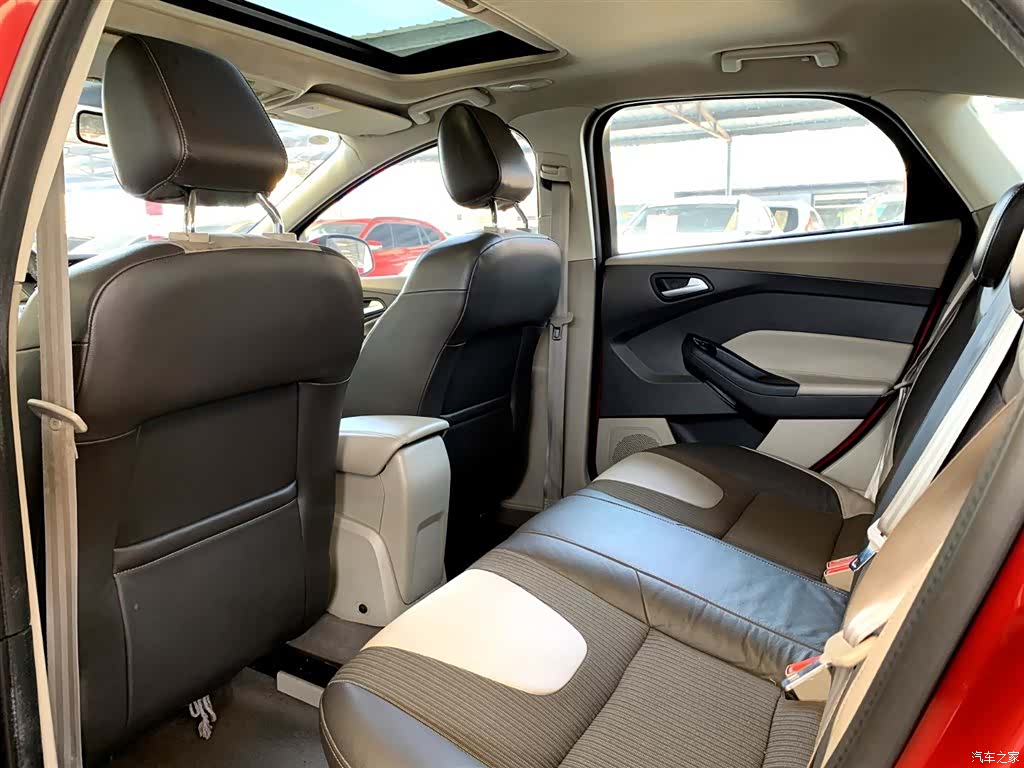Ford Focus, 2013 8