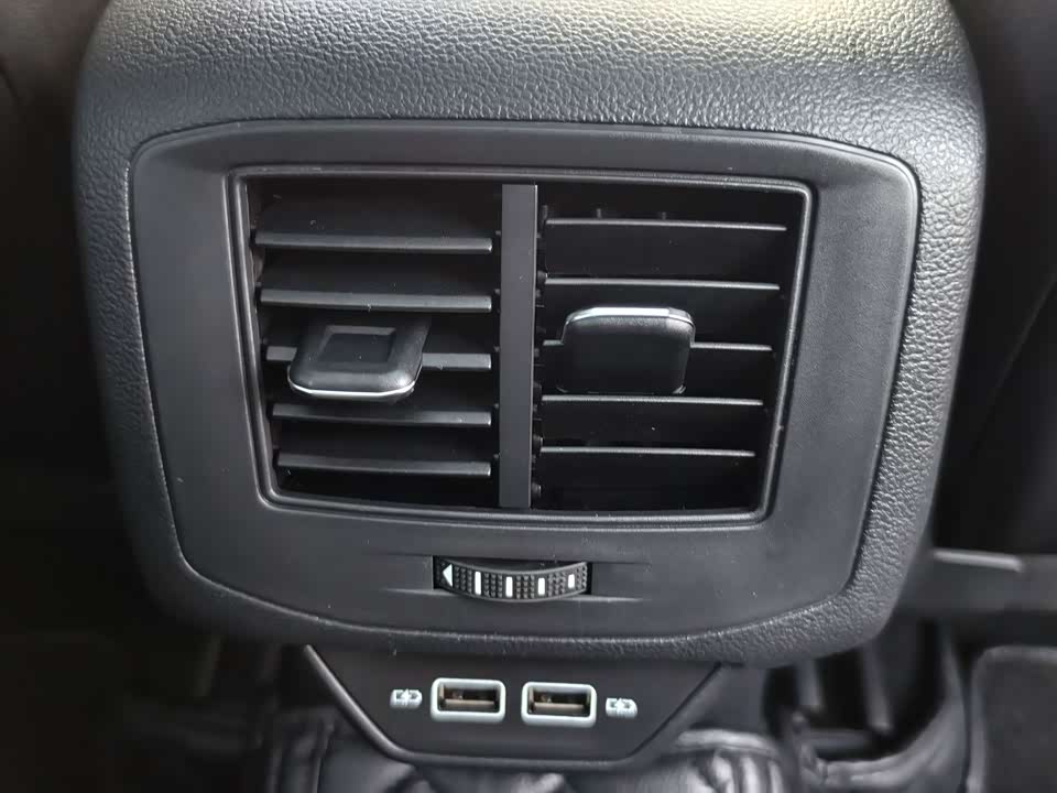 Volkswagen T-ROC exploring Songs