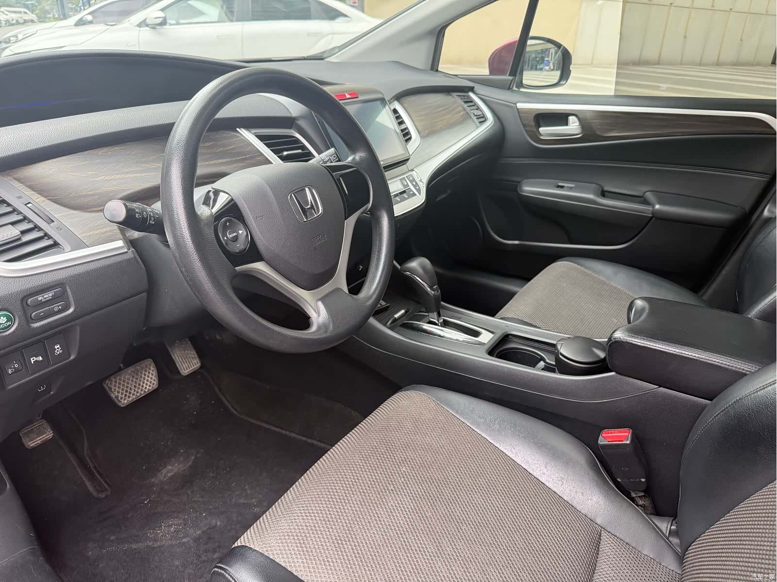 Honda Jade, 2018 12