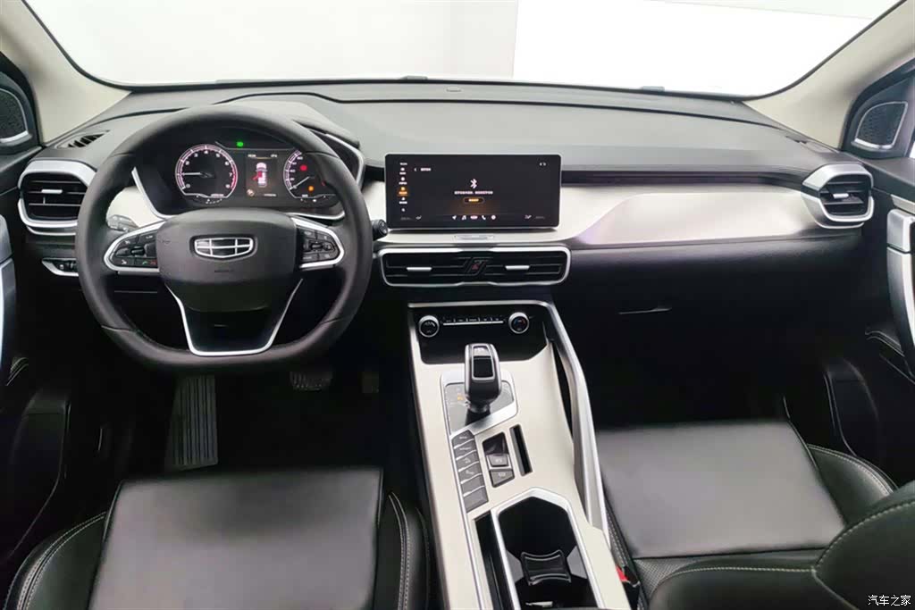 Geely Coolray, 2020 12