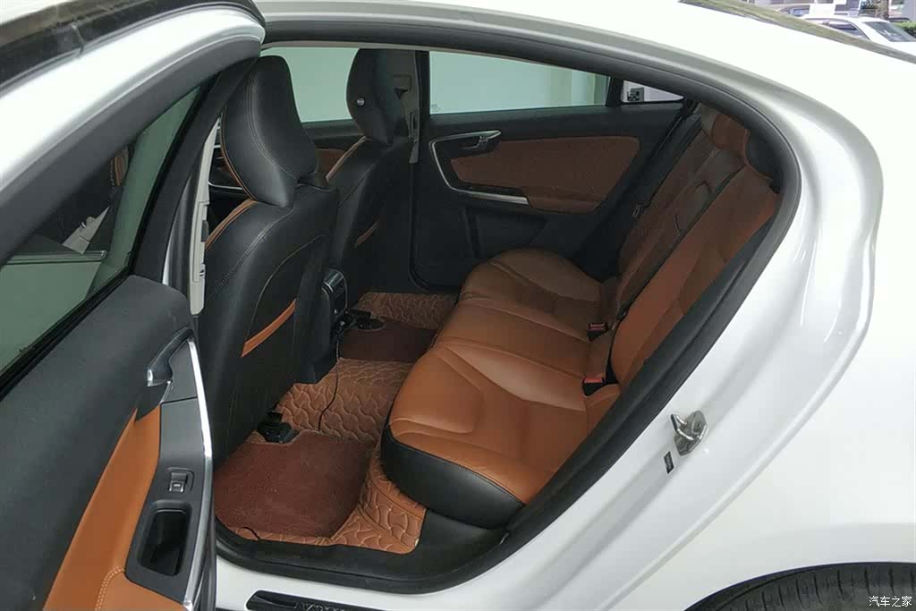 Volvo S60, 2017 11