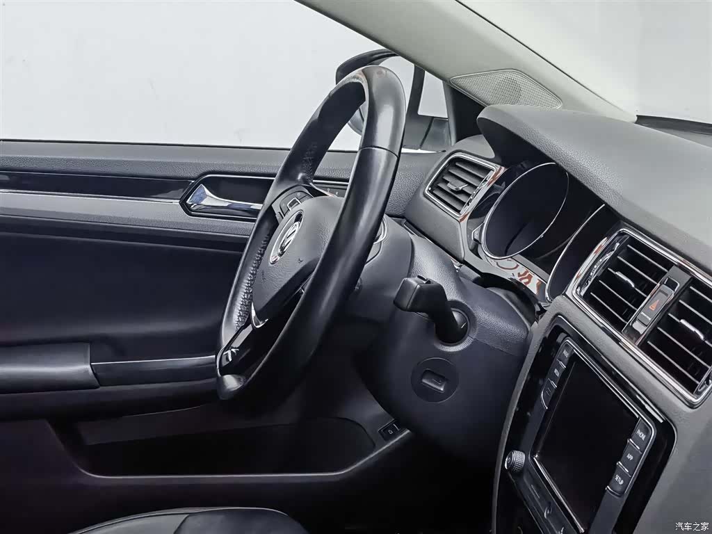 Volkswagen Sagitar, 2019 22