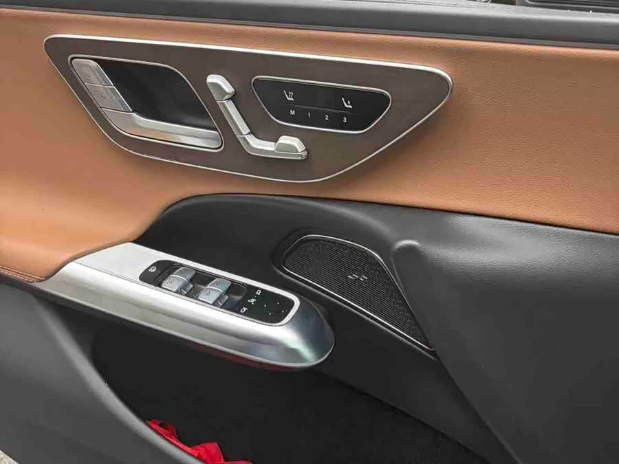 Mercedes-Benz E-Class 2024, фото 7