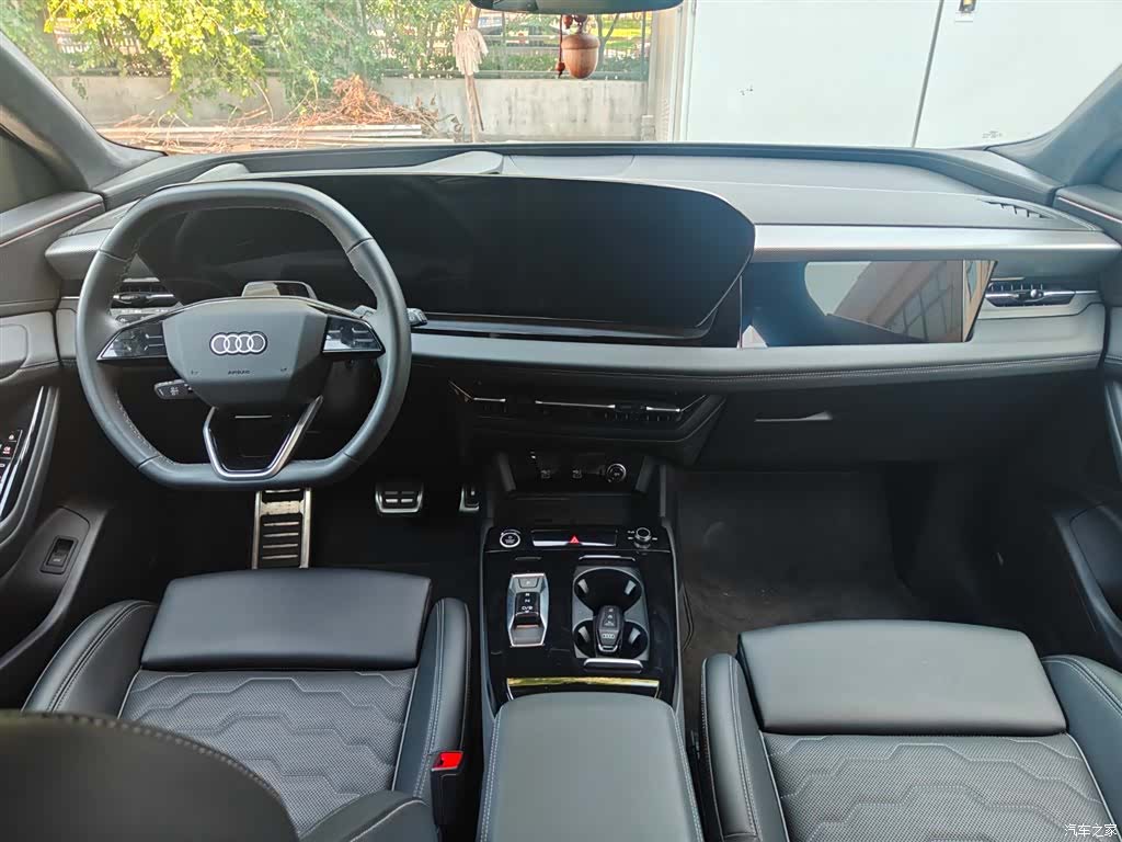 Audi e-tron, 2025 7