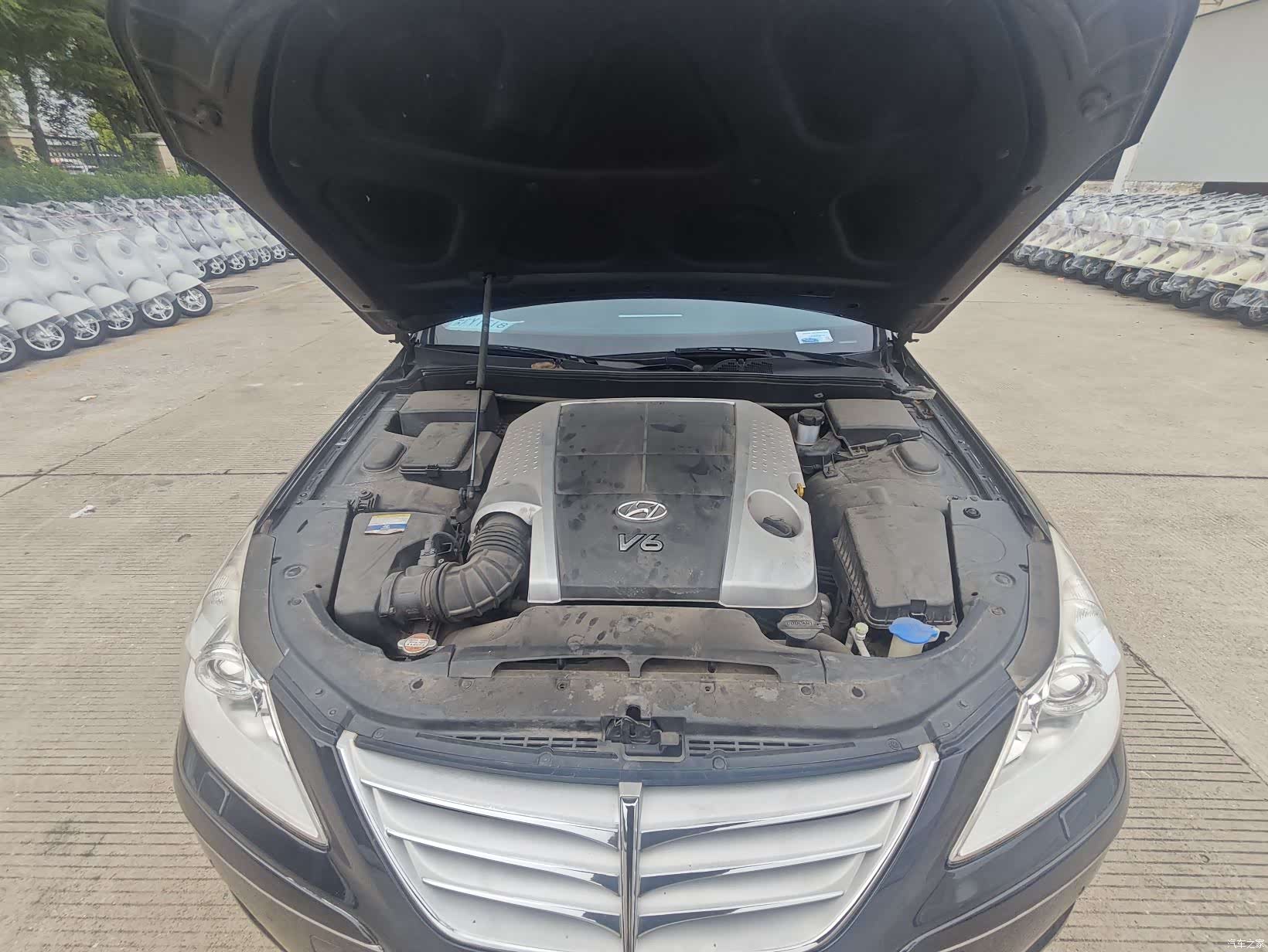 Hyundai BH330, 2011 17