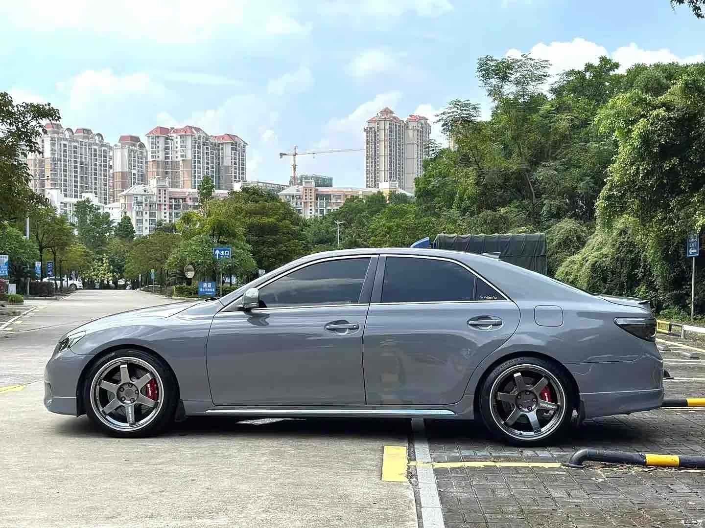 Toyota 2.5V, 2012 9