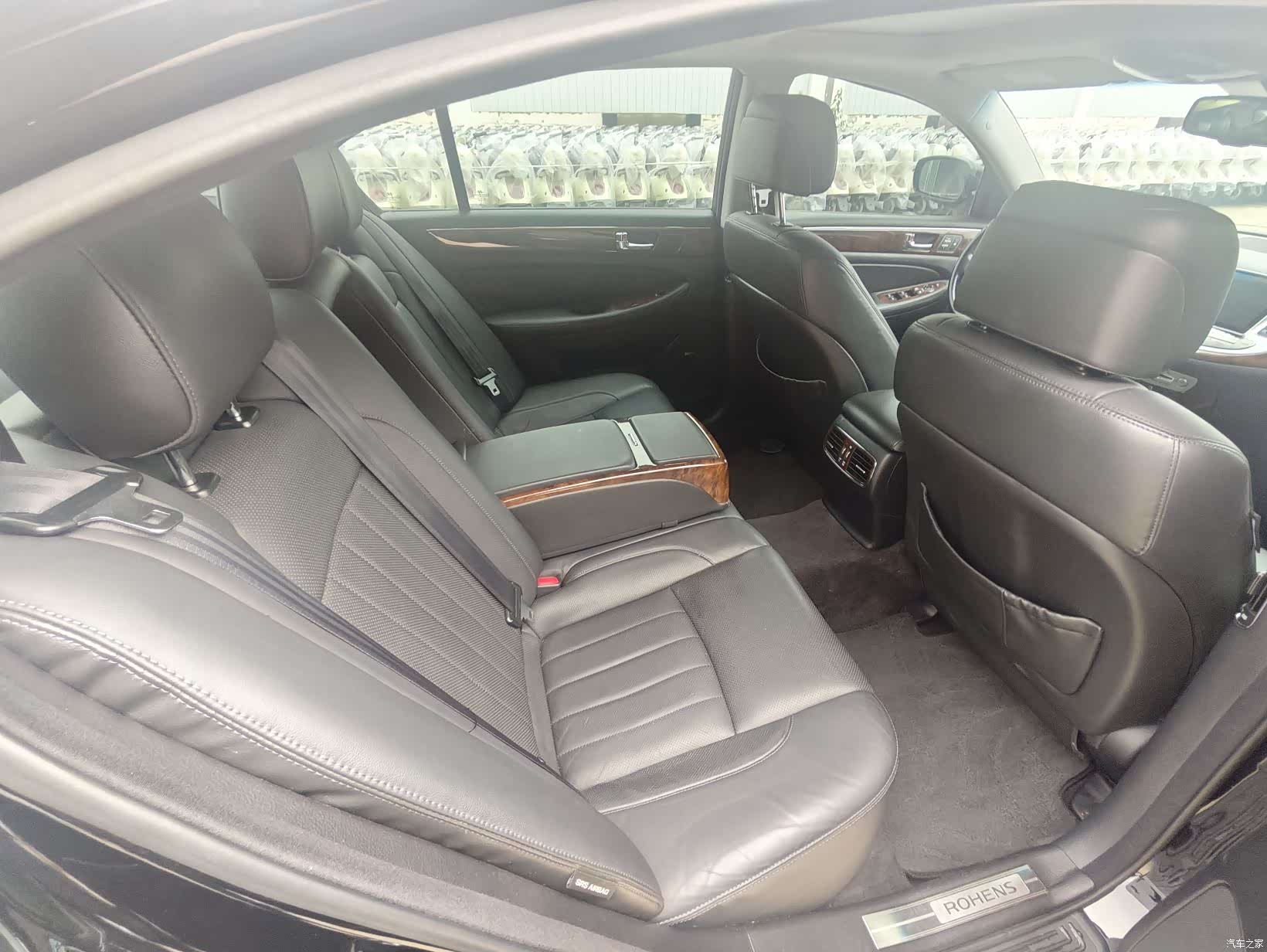 Hyundai BH330, 2011 15
