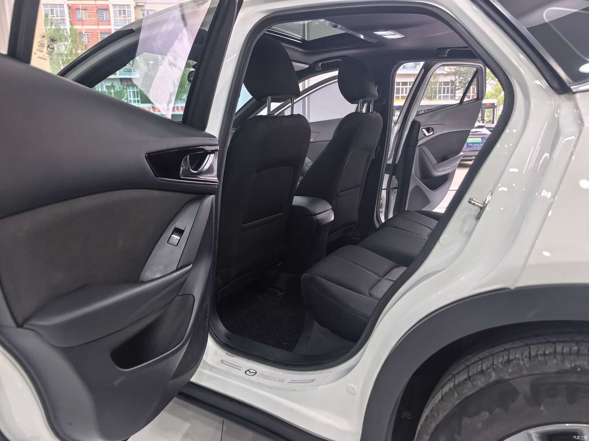 Mazda CX-4, 2023 8
