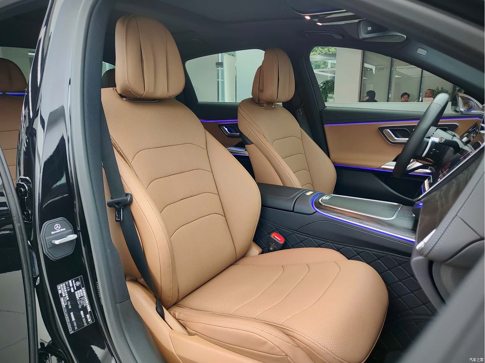 Mercedes-Benz E-Class, 2024 13