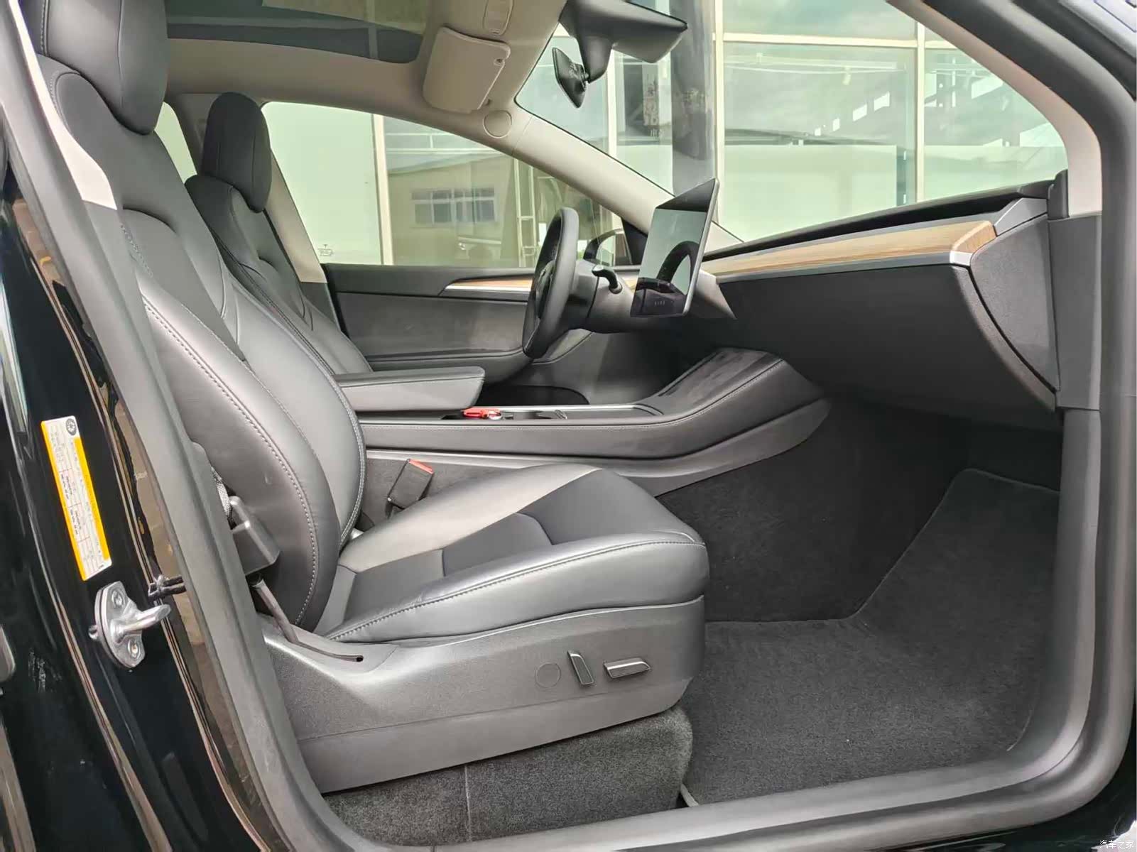 Tesla Model Y, 2021 12