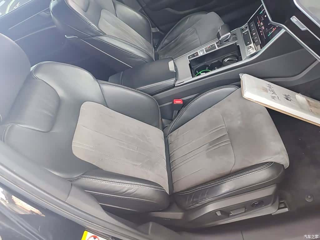 Audi A6L, 2022 25