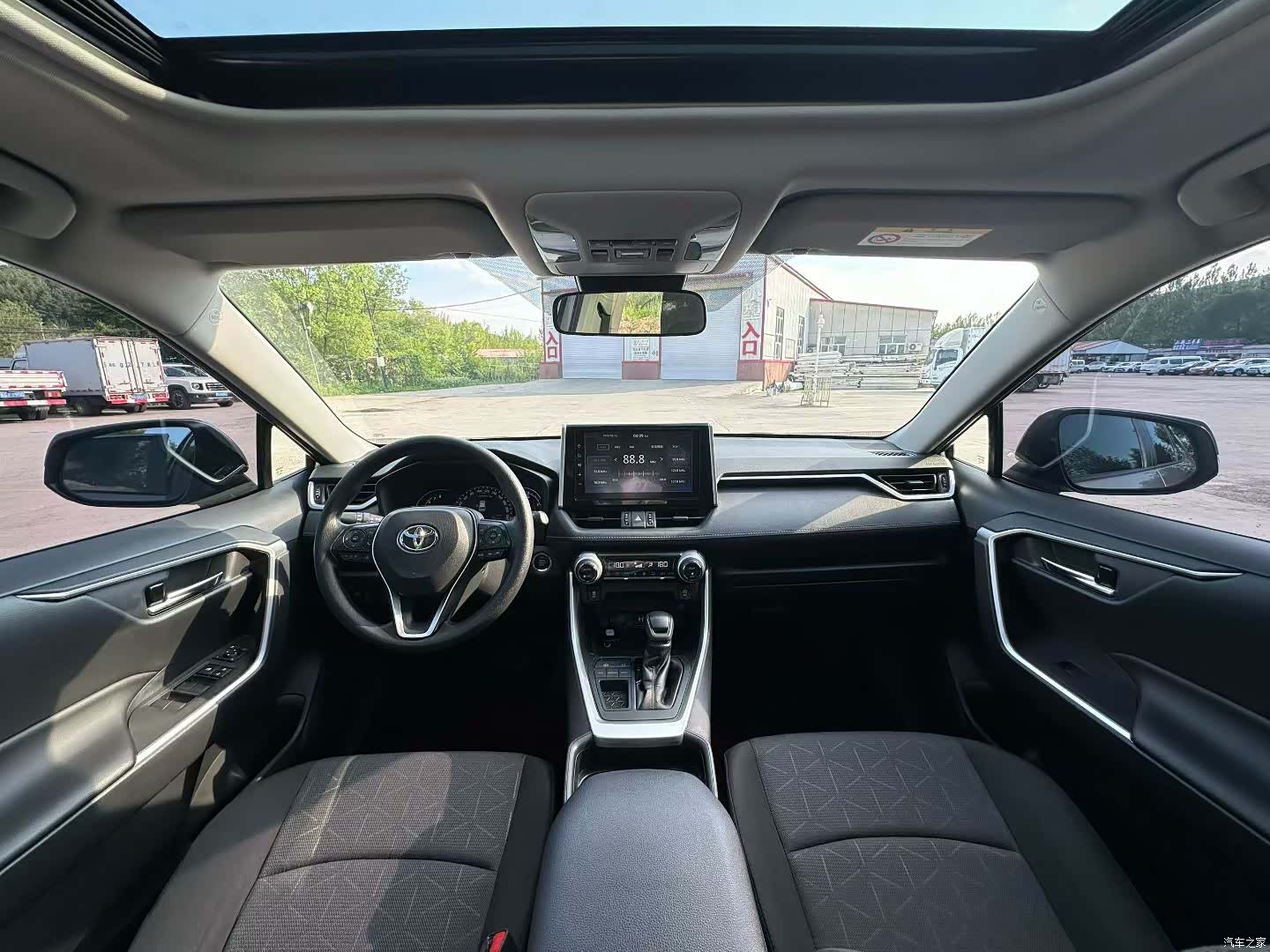 Toyota RAV4, 2020 4