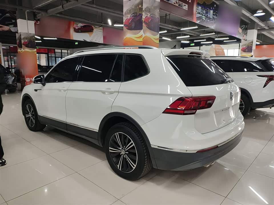 Volkswagen Tiguan L