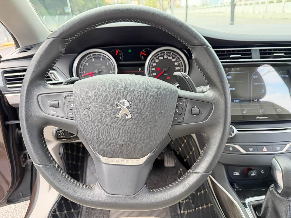 Peugeot 408