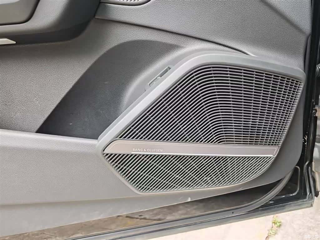 Audi Q5L, 2024 13