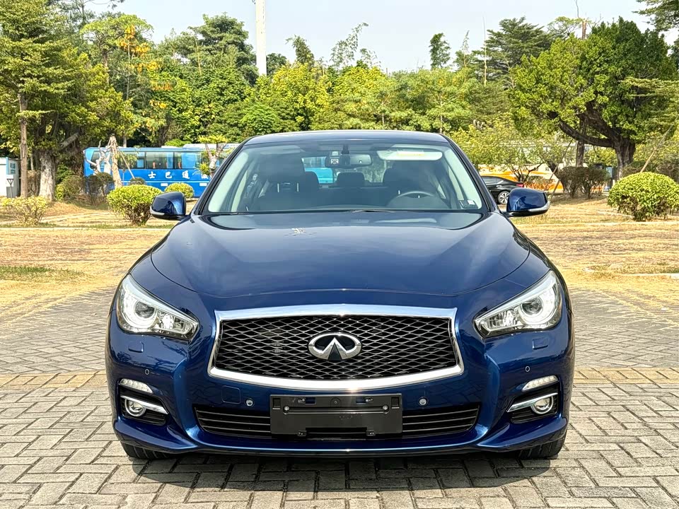 Infiniti Q50L