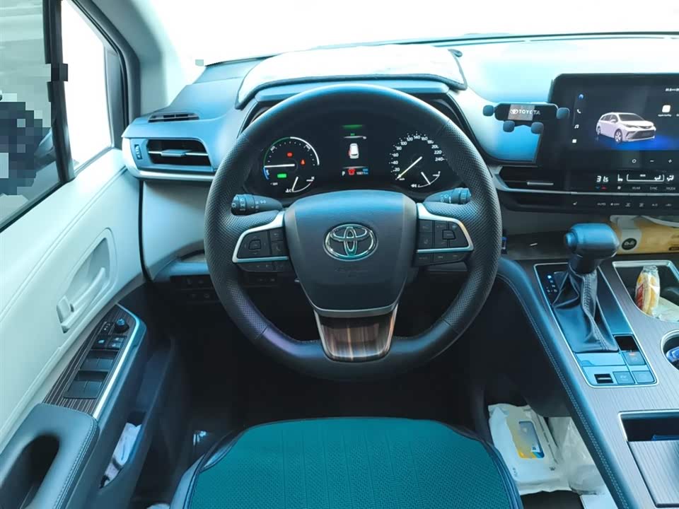 Toyota Grevia