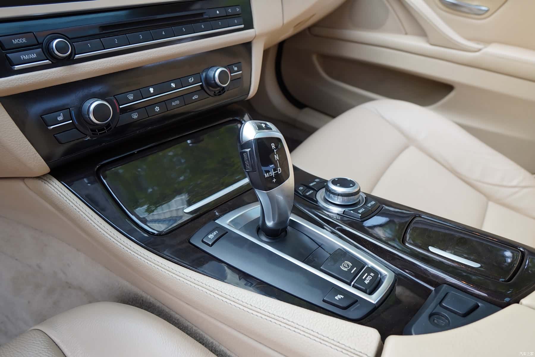 BMW 5 Series, 2011 22