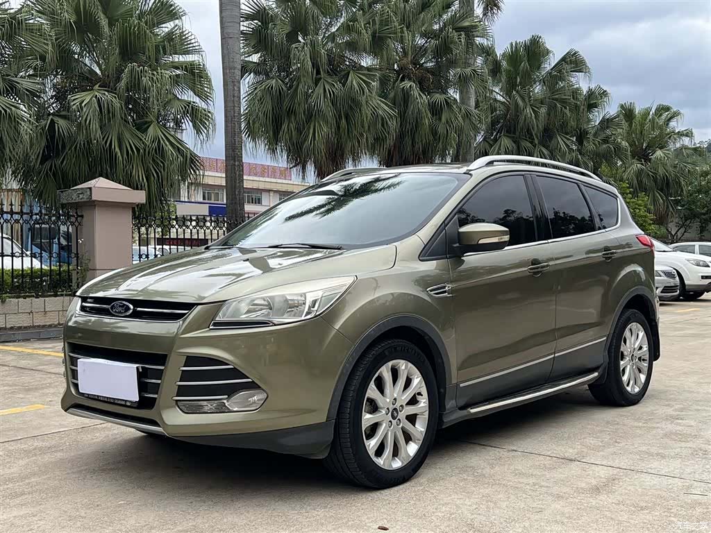 Ford Kuga, 2015 1