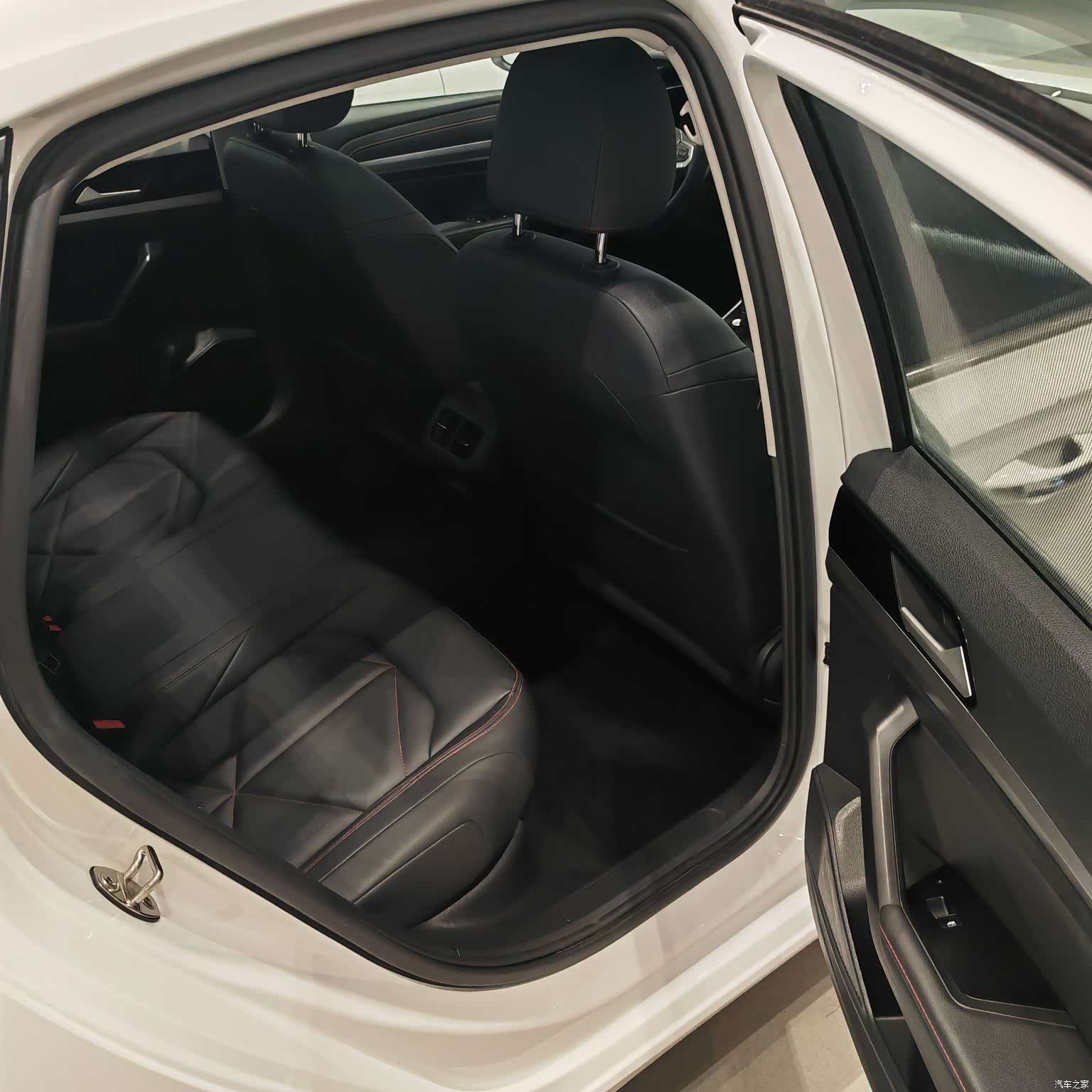 Volkswagen Lavida, 2025 6