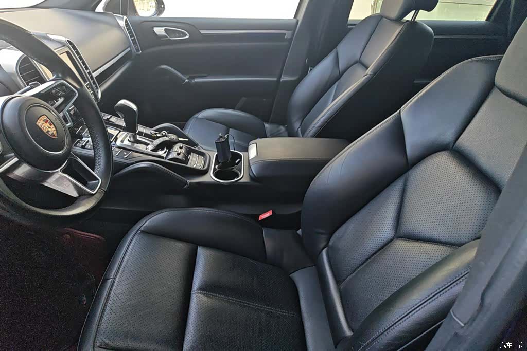 Porsche Cayenne, 2015 9