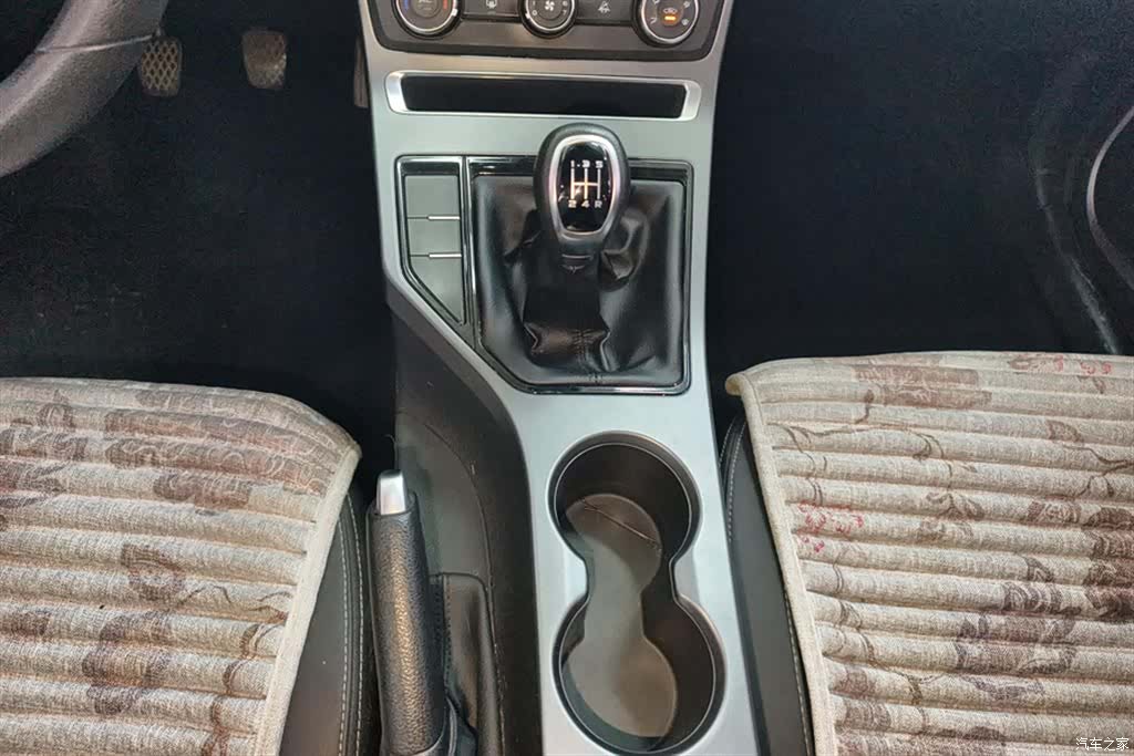 Geely Emgrand, 2020 16
