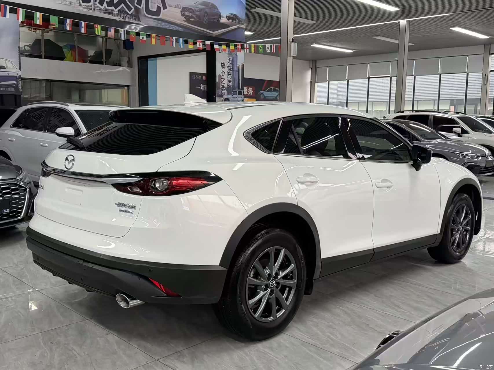 Mazda CX-4, 2023 9