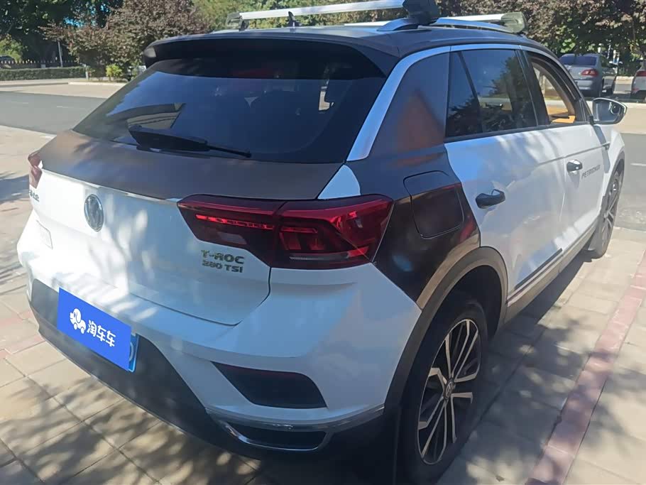 Volkswagen T-ROC exploring Songs