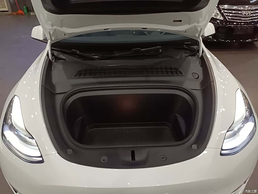 Tesla Model Y, 2023 20