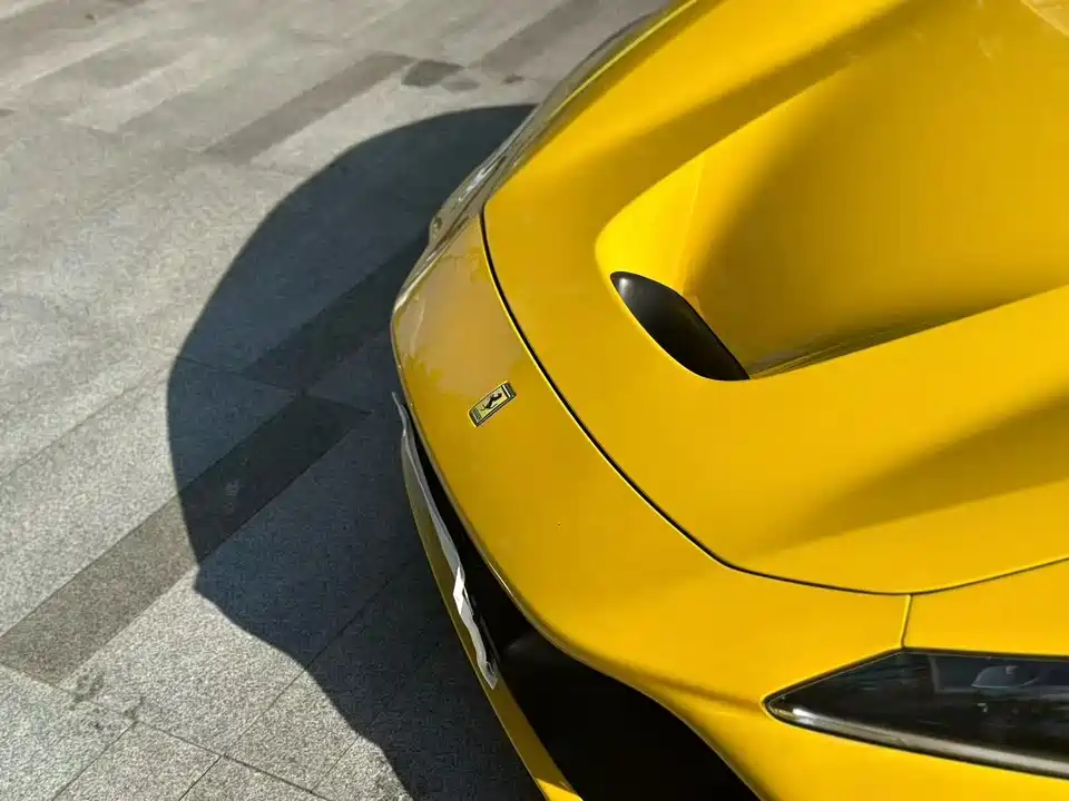 Ferrari F8