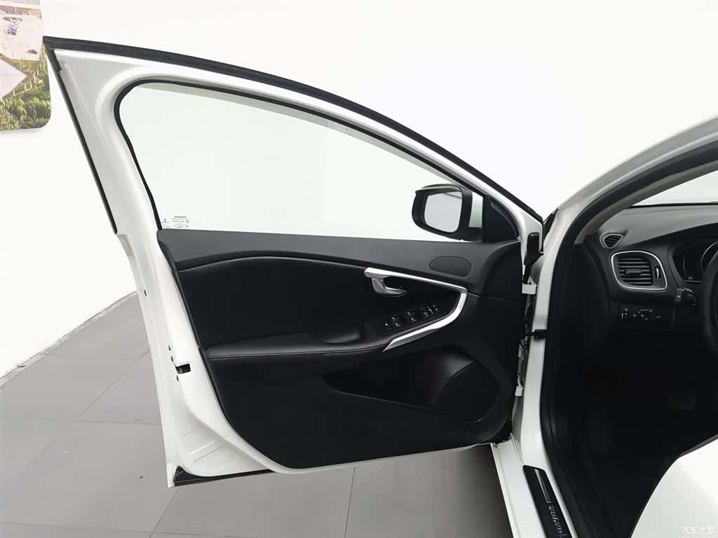 Volvo V40, 2018 8