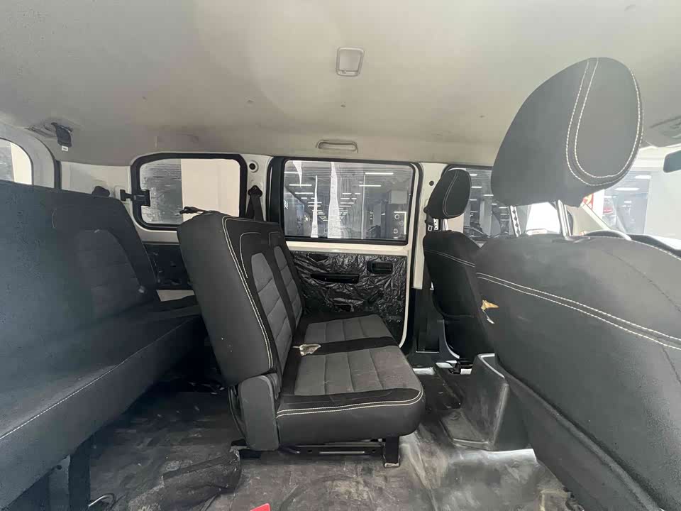 Wuling Wuling Hongguang PLUS