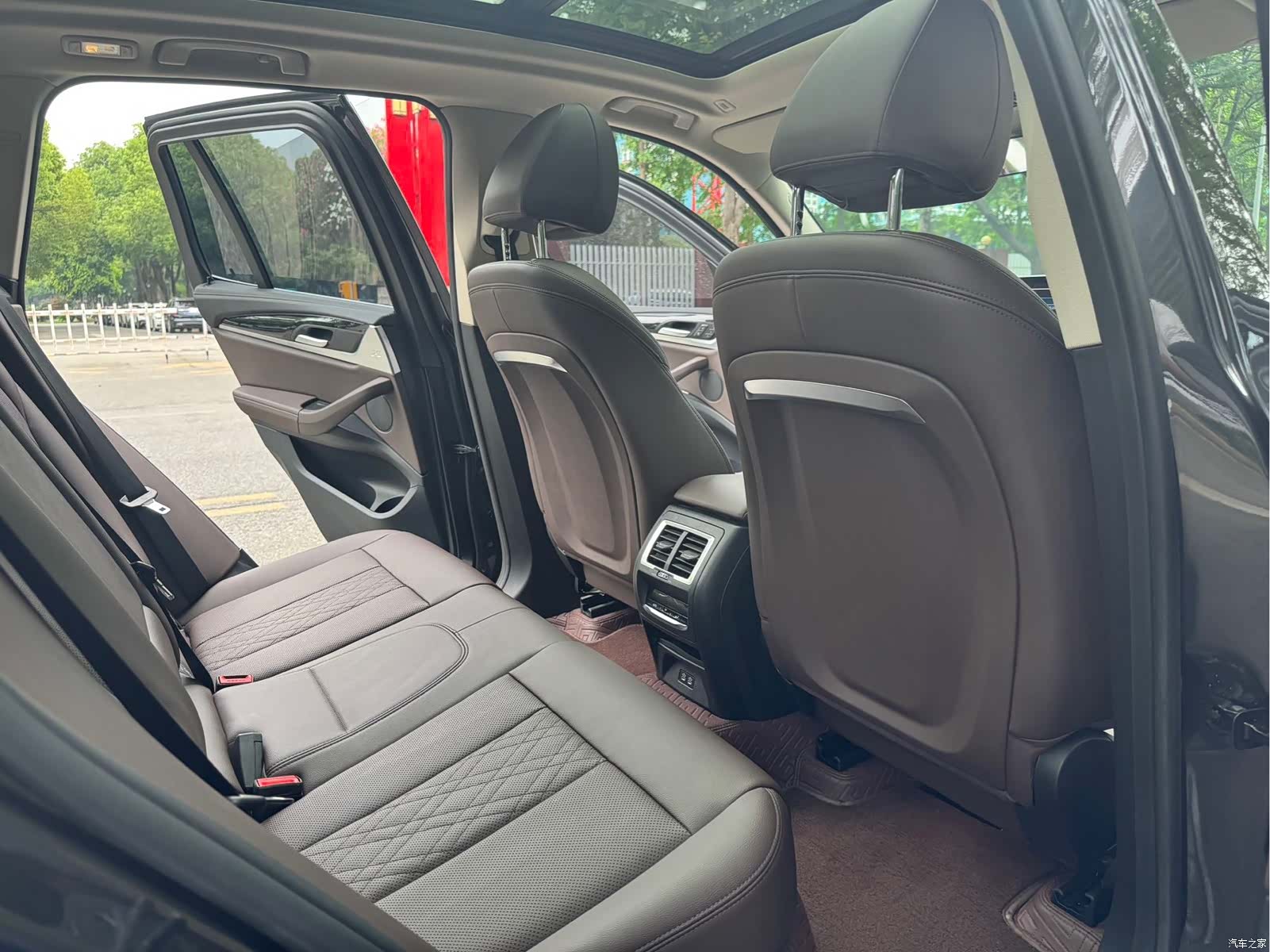 BMW iX3, 2023 12