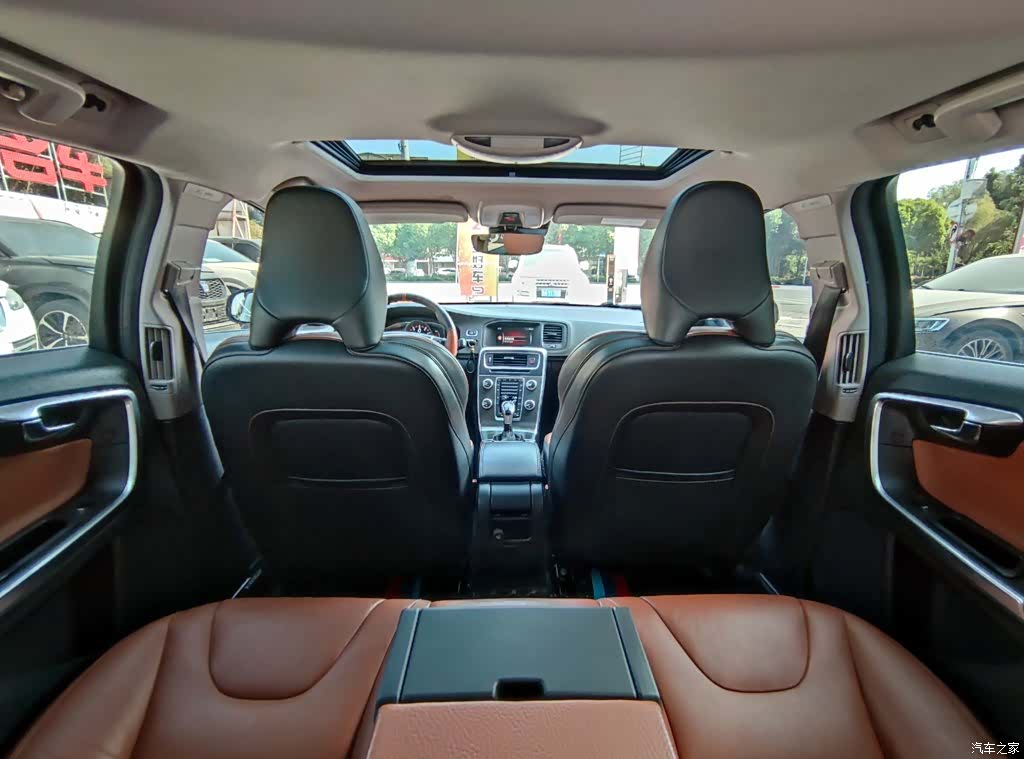 Volvo V60, 2015 17