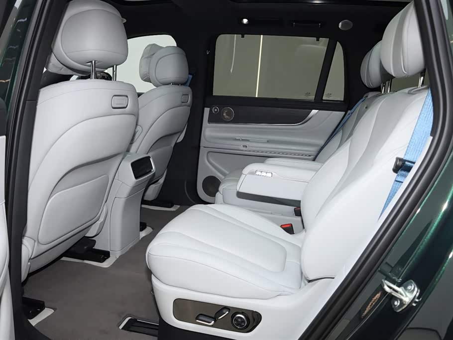 AITO Ask the world M9