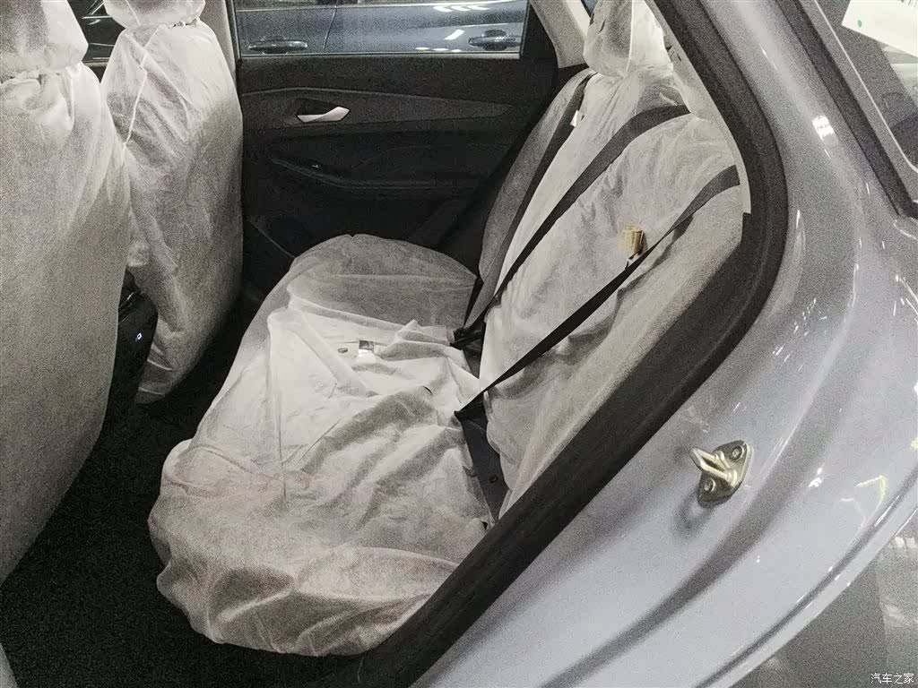 Geely Binray, 2026 17
