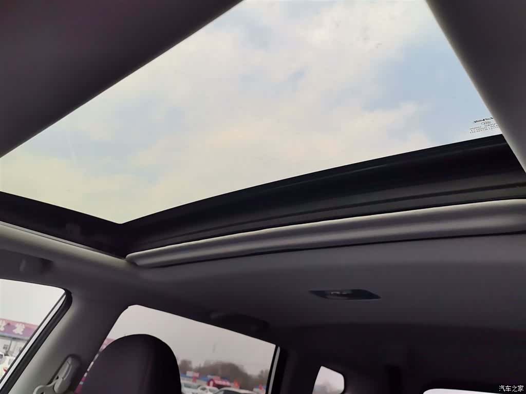 Haval M6, 2017 13