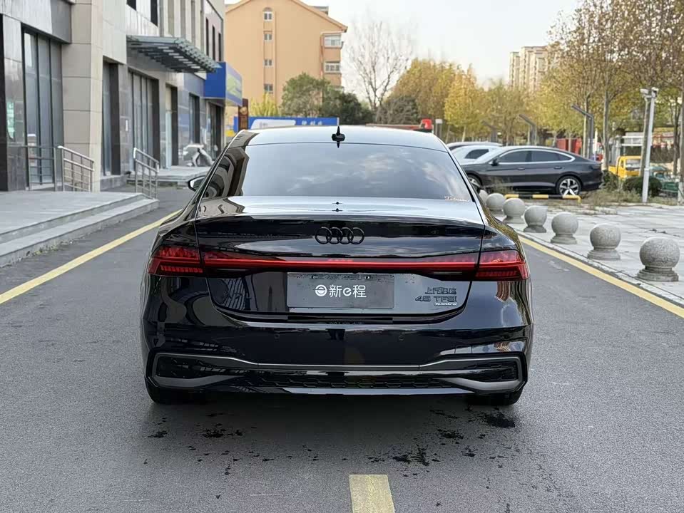 Audi A7L