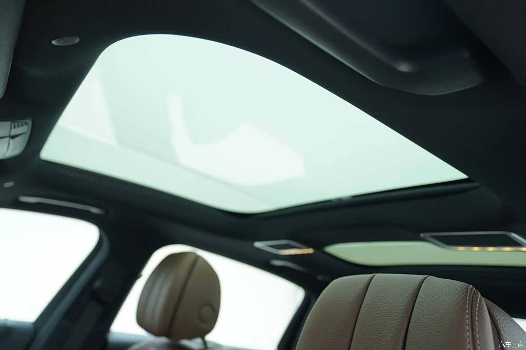 Mercedes-Benz E-Class, 2022 11