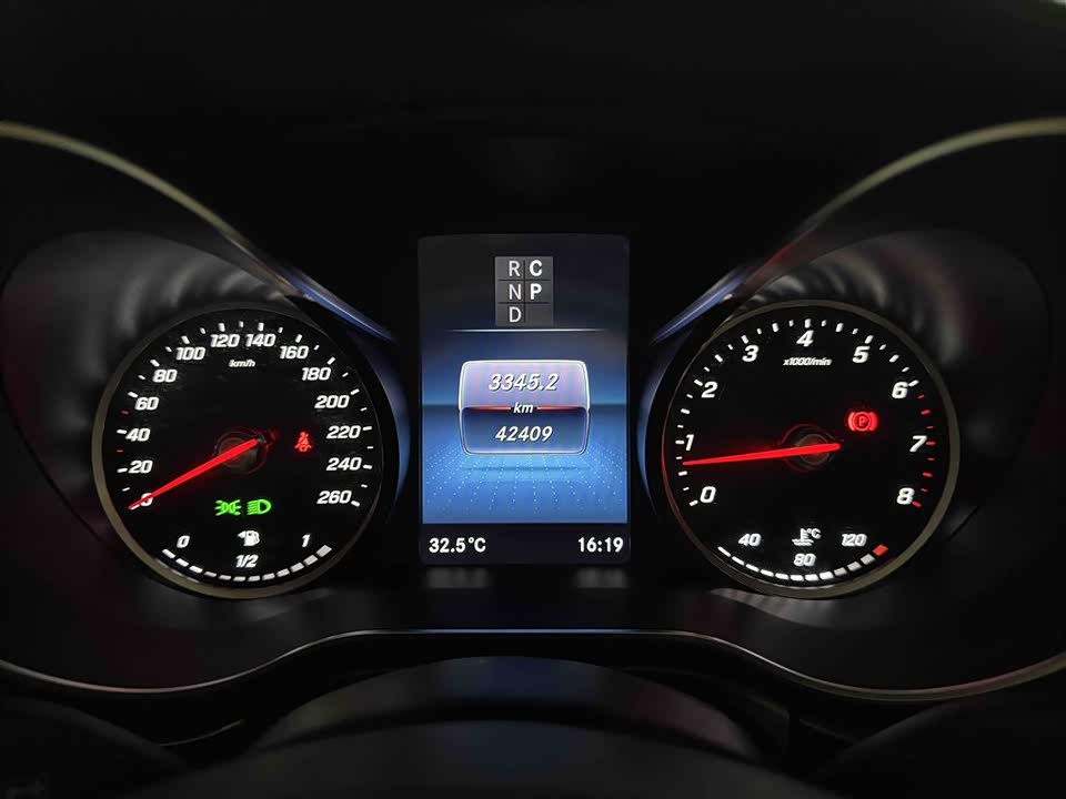 Mercedes-Benz V-class