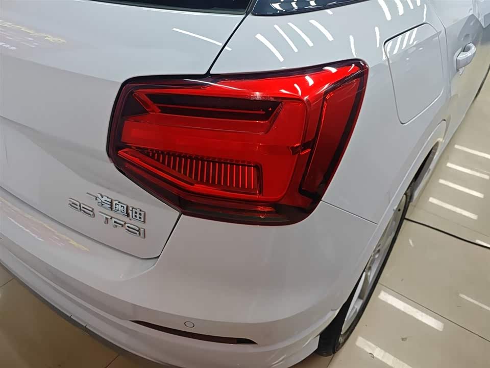 Audi Q2L