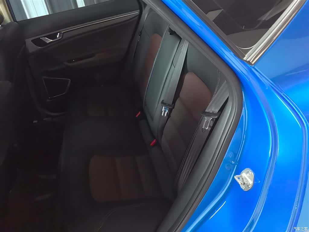 Geely Emgrand, 2017 13